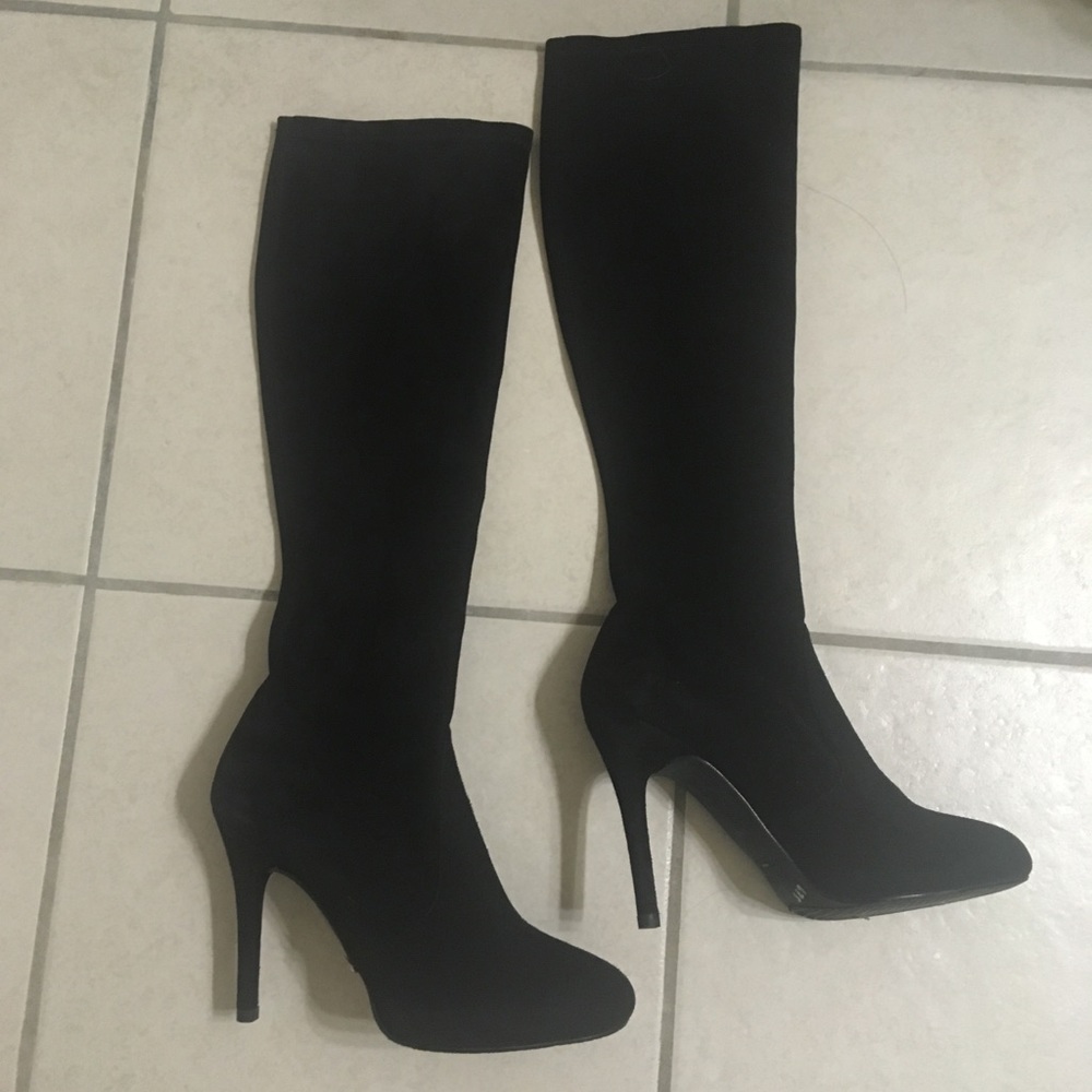 SW knee-high heeled boots